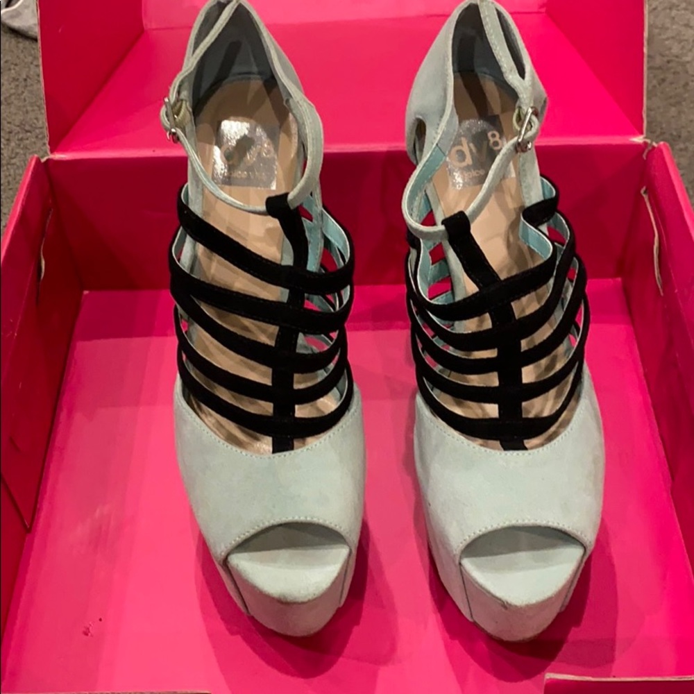 Harletta DV8 baby blue and black shoe